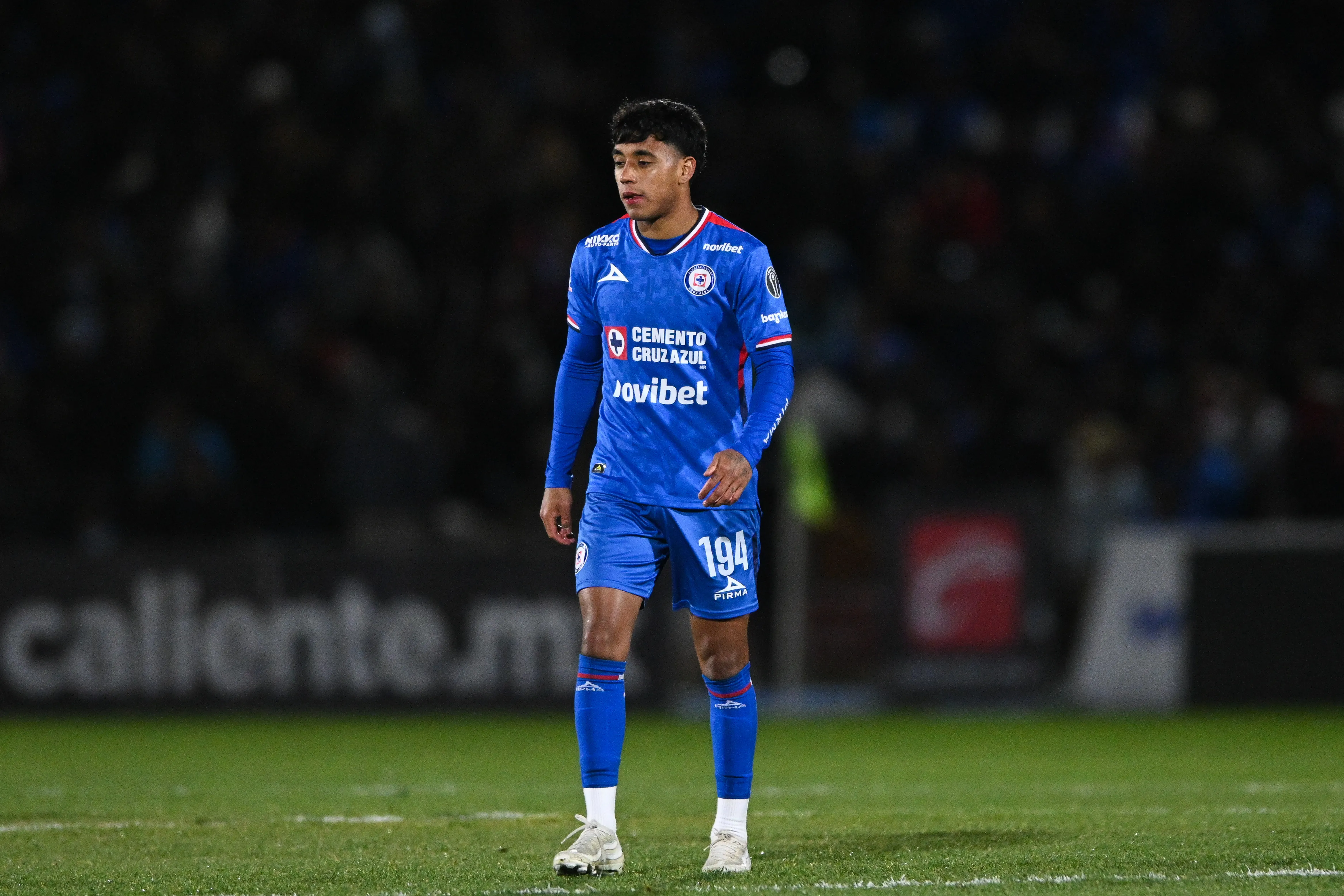 Amaury Morales se refirió a la competencia interna de Cruz Azul (Imago 7)