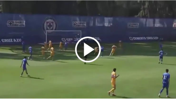 Ariel Castro anotó golazo con Cruz Azul Sub-21.