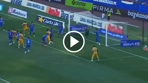 Omar Campos salvó a Cruz Azul.