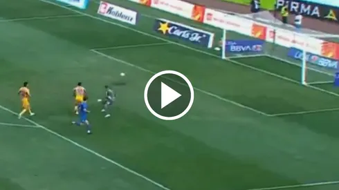 Increíble autogol de Tigres ante Cruz Azul.