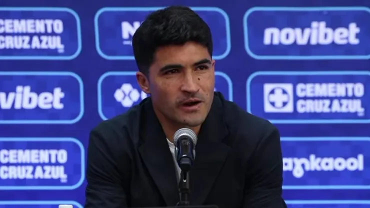Nico Ibáñez fue presentado en Cruz Azul.