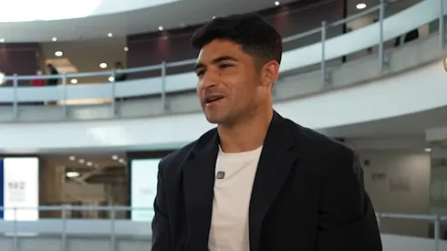 Nicolás Ibáñez fue presentado ante los medios de comunicación en Cruz Azul.