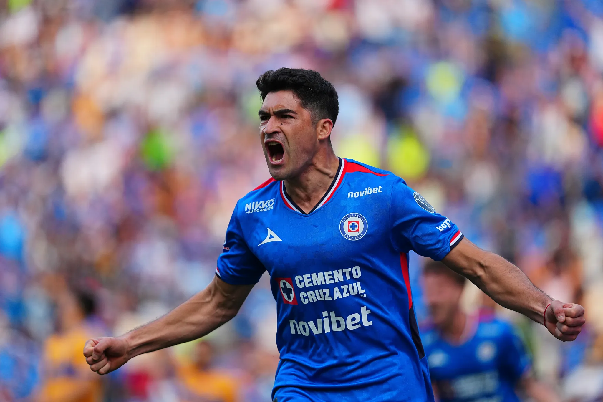 Nicolás Ibáñez lanza dura advertencia a Chivas: “Estamos muy unidos” (Imago 7)