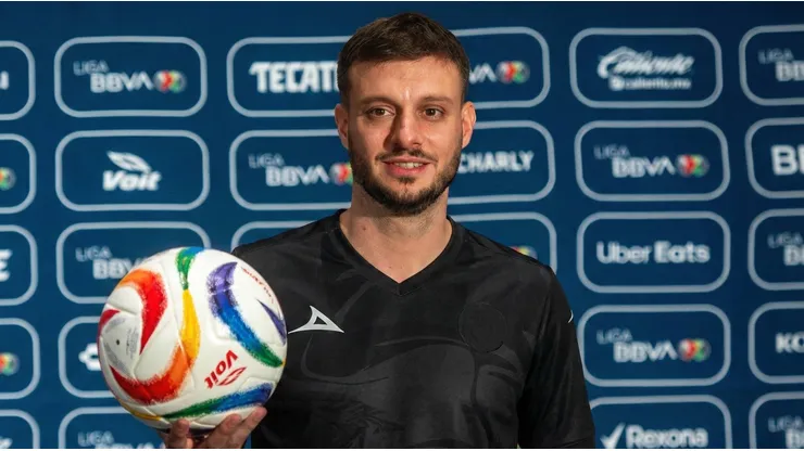 Martín Anselmi entrenó con balones de voleibol en Botafogo