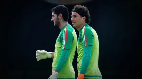 Chuy Corona protagonizó una larga "rivalidad" con Memo Ochoa en el TRI.