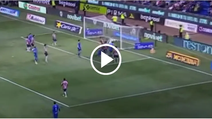Charly Rodríguez le dio el triunfo a Cruz Azul ante Chivas.