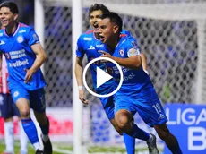 Cruz Azul dejó sin invicto a Chivas y gana por 2 a 1