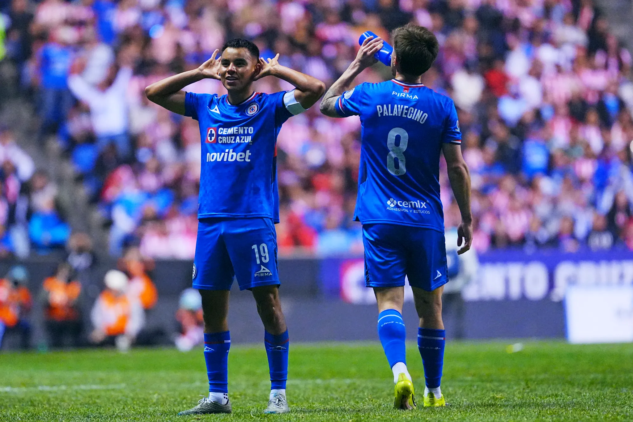 Charly Rodríguez festeja un gol clave ante Chivas. (Imago 7)