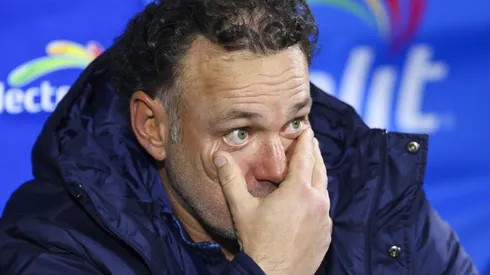 El DT de Chivas se puso nervioso cuando le preguntaron por la derrota con Cruz Azul.