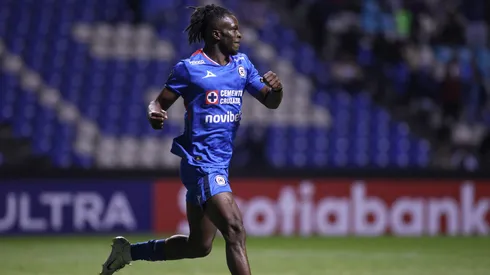Christian Ebere está dejando varias postales para el recuerdo a pesar del poco tiempo que lleva como jugador de Cruz Azul.
