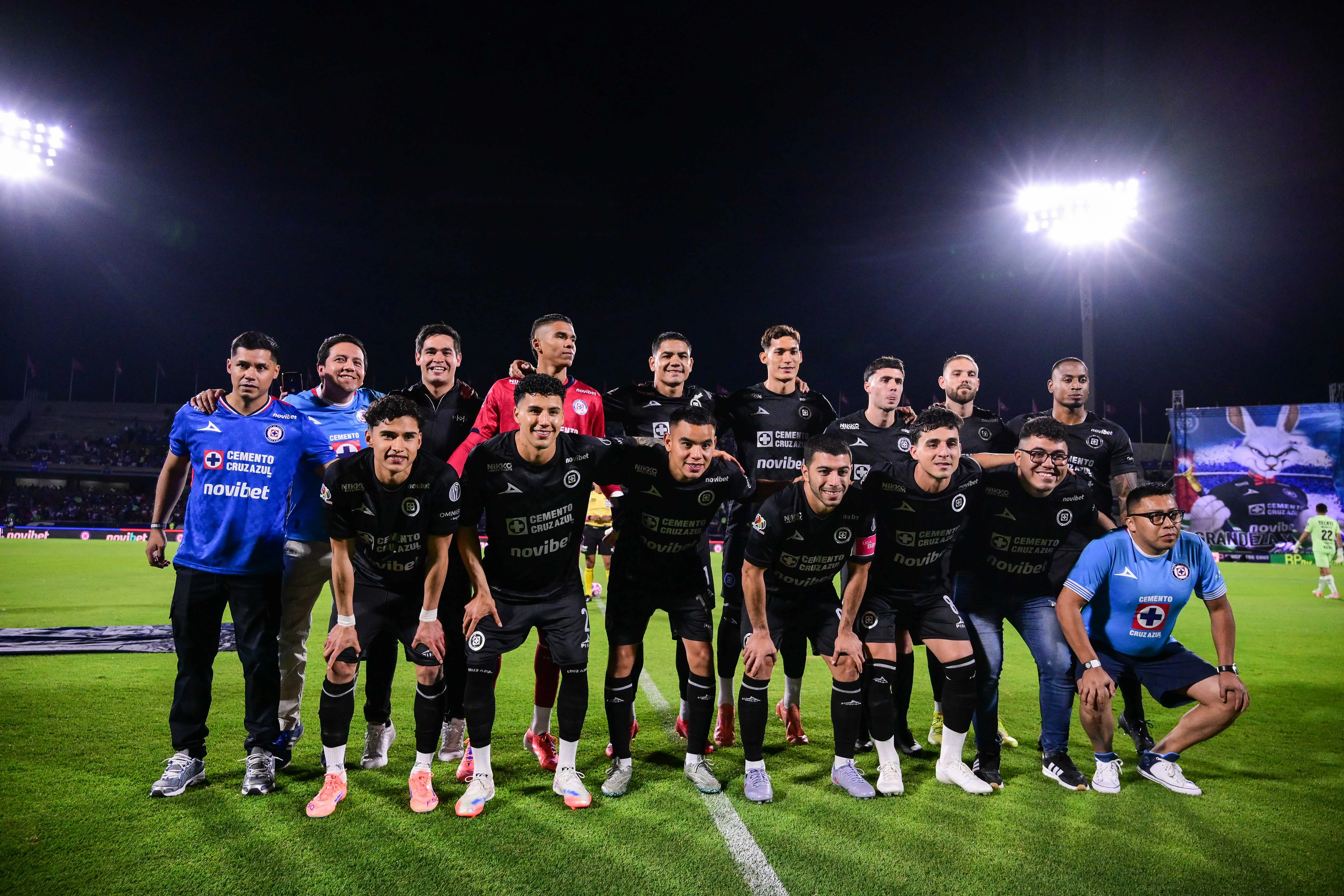 Cruz Azul ya utilizó este uniforme la útima vez que se midió a Rayados (Imago 7)