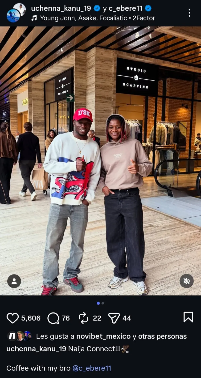 Christian Ebere junto a Uchenna Kanu. (@uchenna_kanu_19)