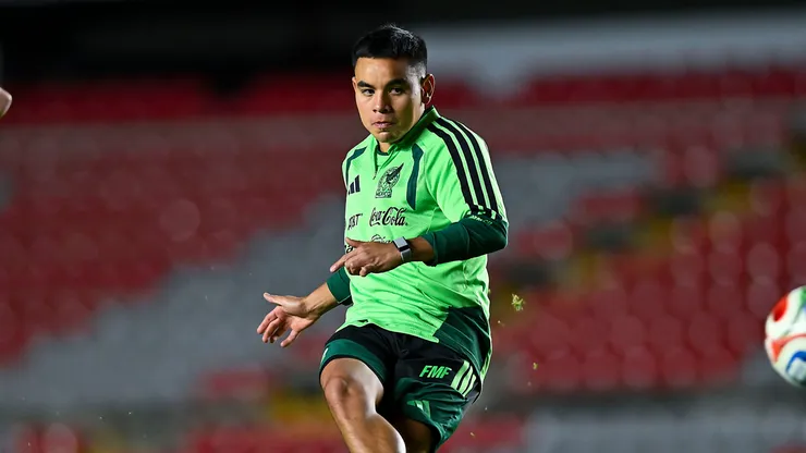 El mediocampista celeste tiene poco margen en el Tri.