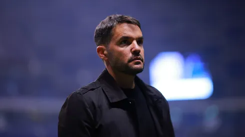 Nicolás Larcamón se ha convertido en en líder de Cruz Azul y es celebrado tanto por la prensa especializada como por la afición.