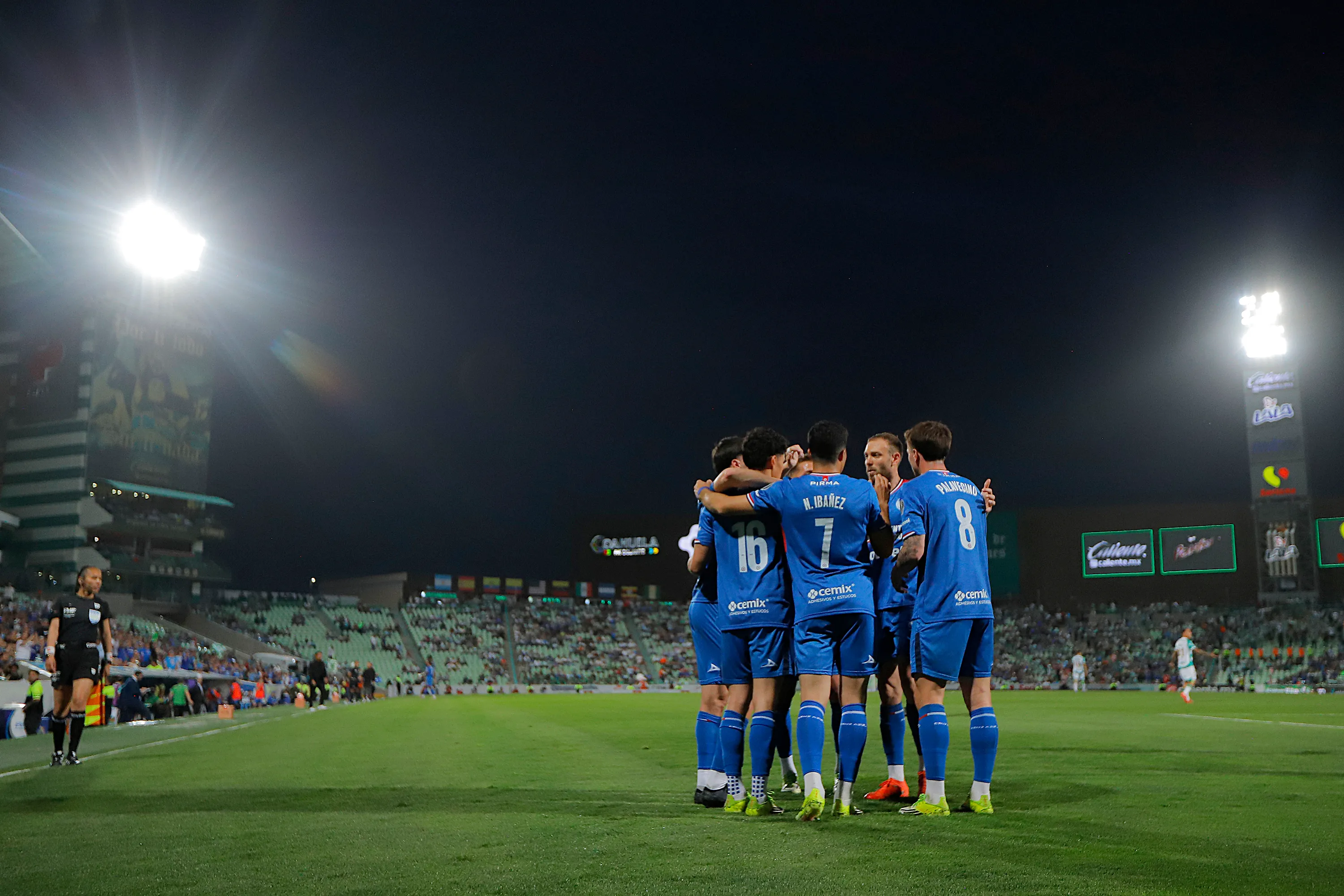 La inaudita distancia que deberá recorrer Cruz Azul durante marzo (Getty Images)