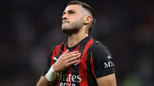 A 100 días para el inicio del Mundial, Santiago Giménez apura sus opciones para poder entrar en los planes de Javier Aguirre.