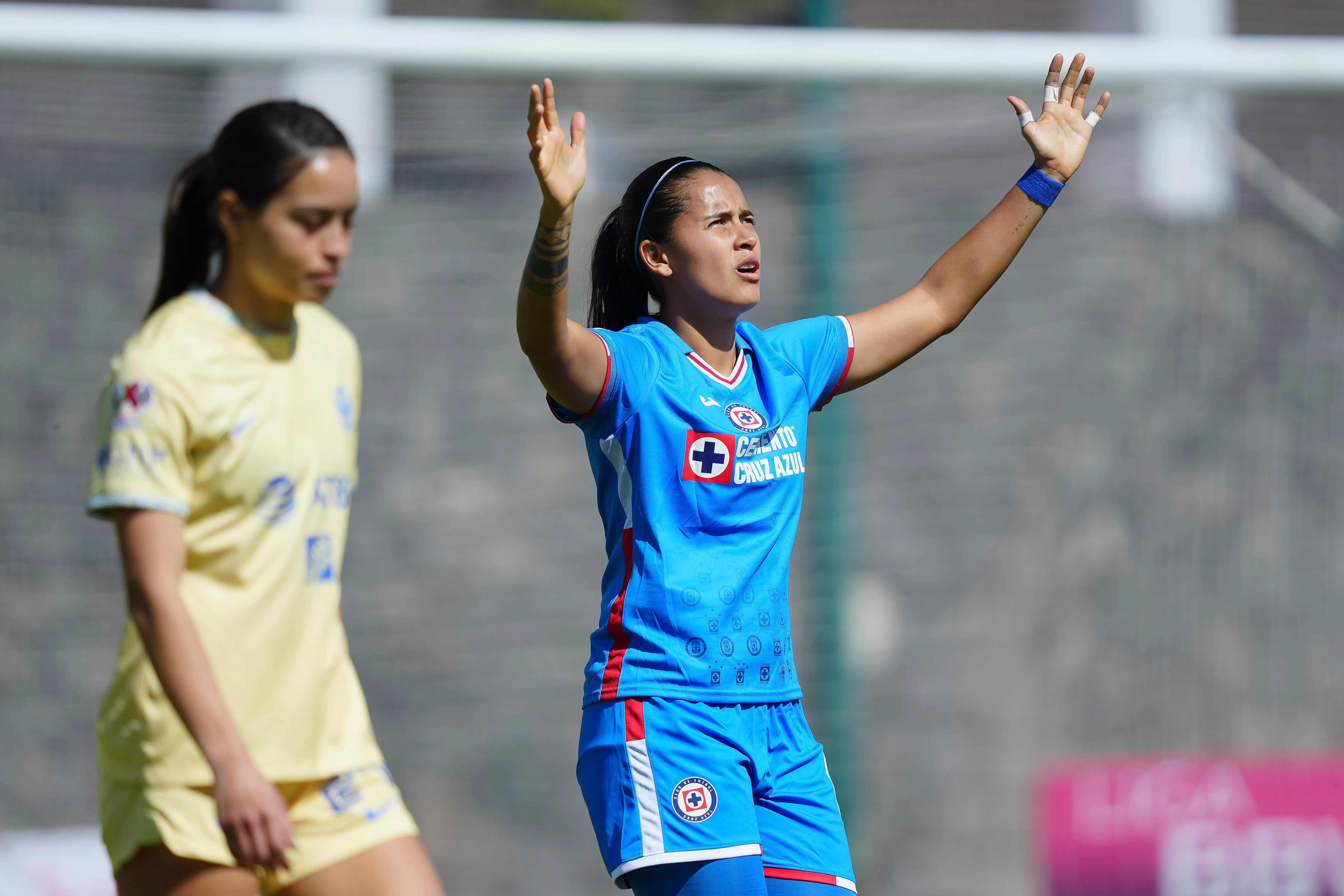 Claudia Cid jugó en Cruz  Azul y se le recuerda  por su garra y entrega en la cancha (Imago 7)