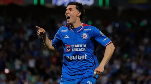 José Paradela marcó uno de los goles de Cruz Azul en el 2-1 sobre Santos Laguna.