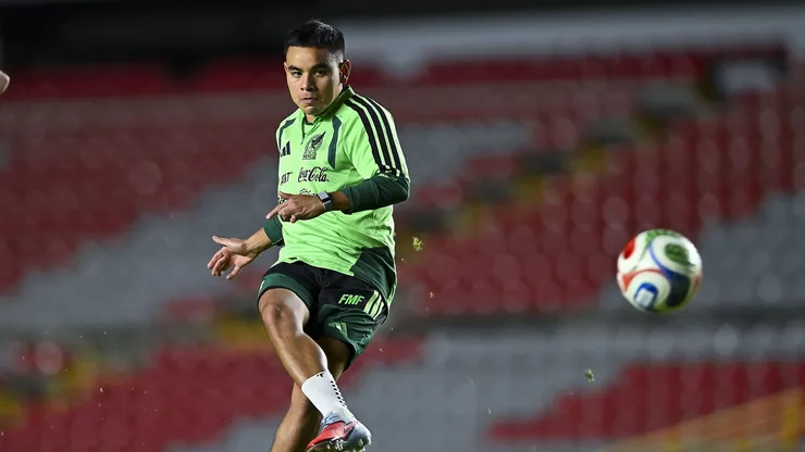 Charly Rodríguez es uno de los futbolistas de Cruz Azul que podría ir al Mundial con la Selección de México.