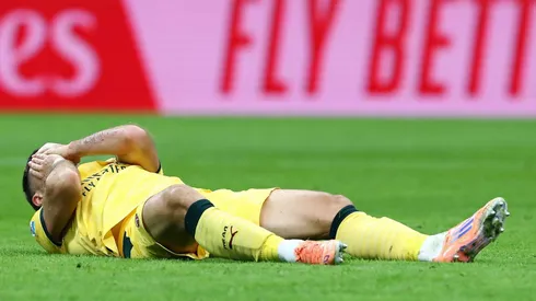 Santiago Giménez no estuvo convocado al derbi de Milan en donde los rossoneri se impusieron por la mínima al Inter.