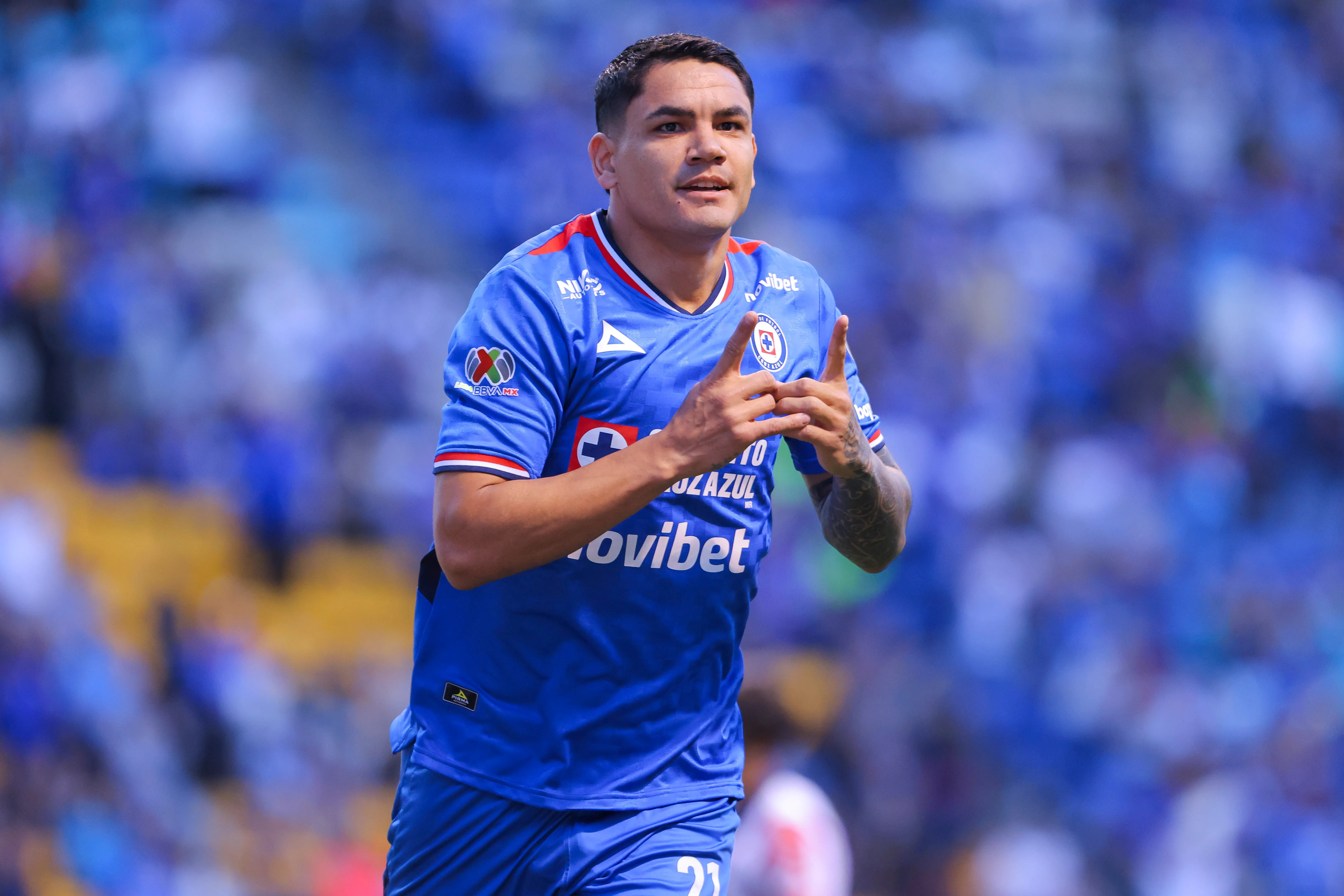 La polémica postura de Cruz Azul con la renovación de Gabriel Fernández (Getty Images)