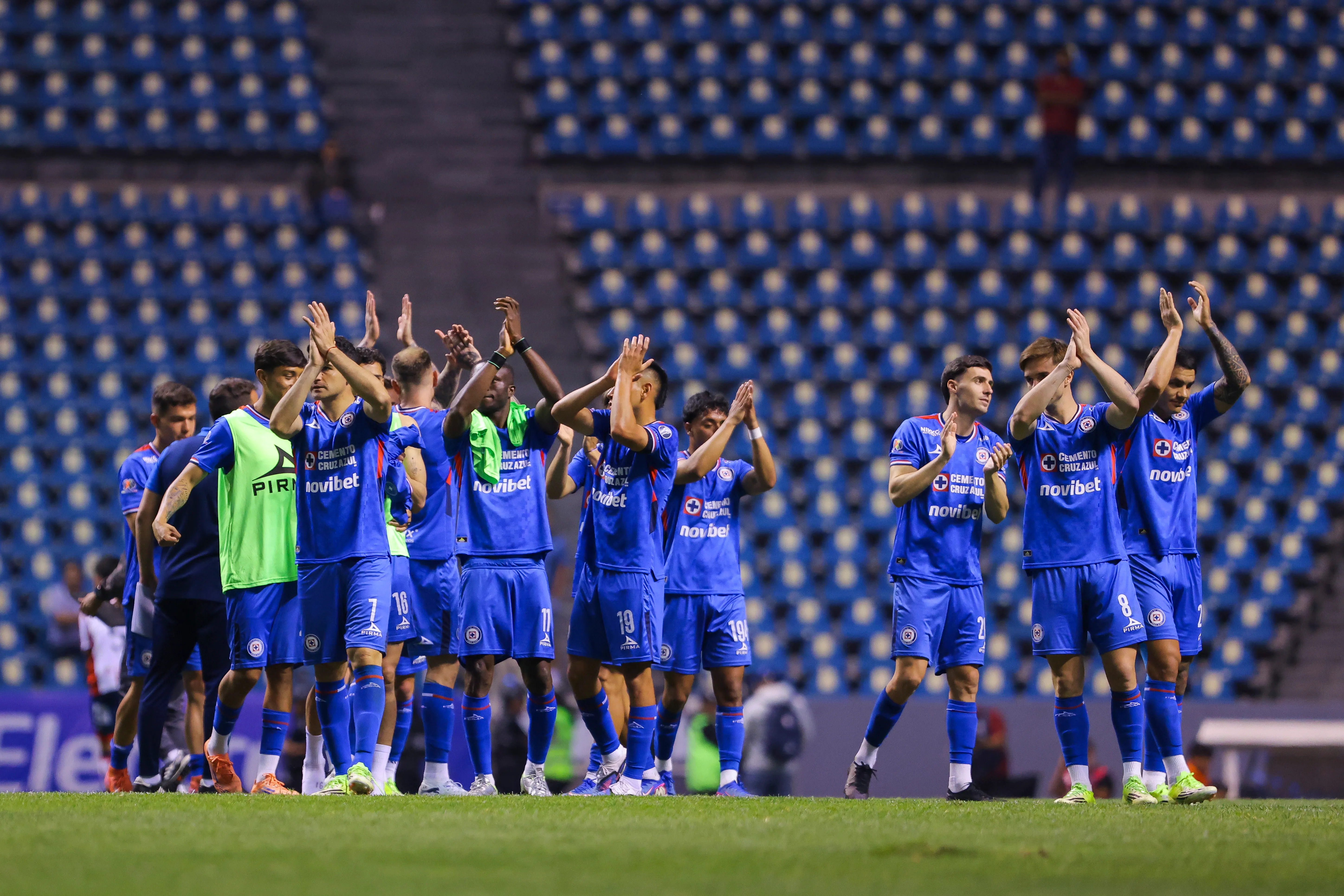 ¿Qué pasa si Cruz Azul gana, empata o pierde contra Rayados? (Getty Images)