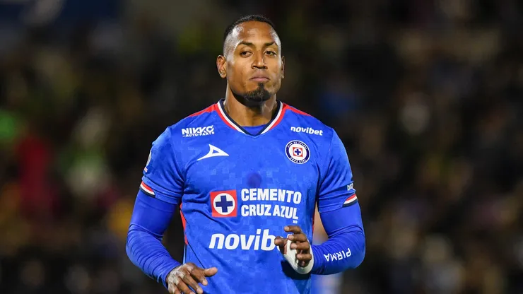 Willer Ditta es uno de los futbolistas más en forma de Cruz Azul y sorprendió su ausencia en el once para esta noche.