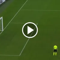 Piovi aprovecha el regalo de Santiago Mele