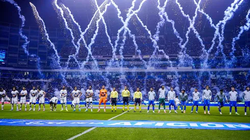 Cruz Azul visita por primera vez Ciudad Universitaria desde su mudanza al Estadio Cuauhtémoc por discrepancias con las autoridades universitarias.
