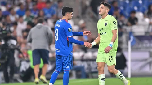 Santiago Mele, portero de Rayados, se hizo expulsar por una imprudencia y a partir de allí Cruz Azul tomó ventaja en el juego y en el marcador.