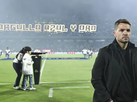 Larcamón explota contra los árbitros y lanza mensaje a Álvaro Angulo