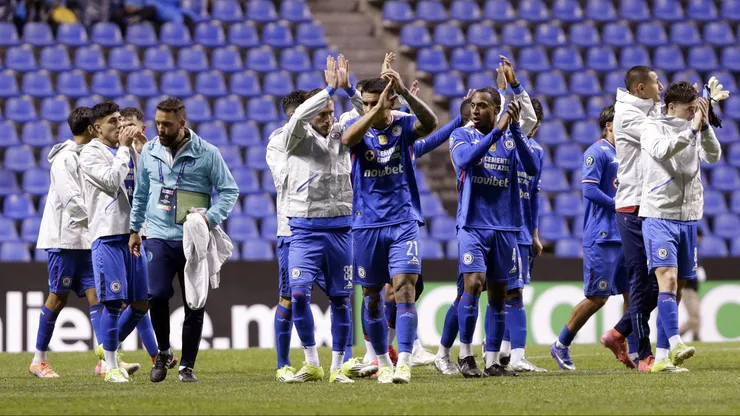 Cruz Azul está próximo a ingresar en el tramo más exigente de la temporada: definiciones clave y mucho viaje.