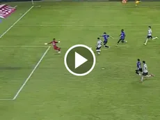 Atajadón de Kevin Mier en su regreso con Cruz Azul