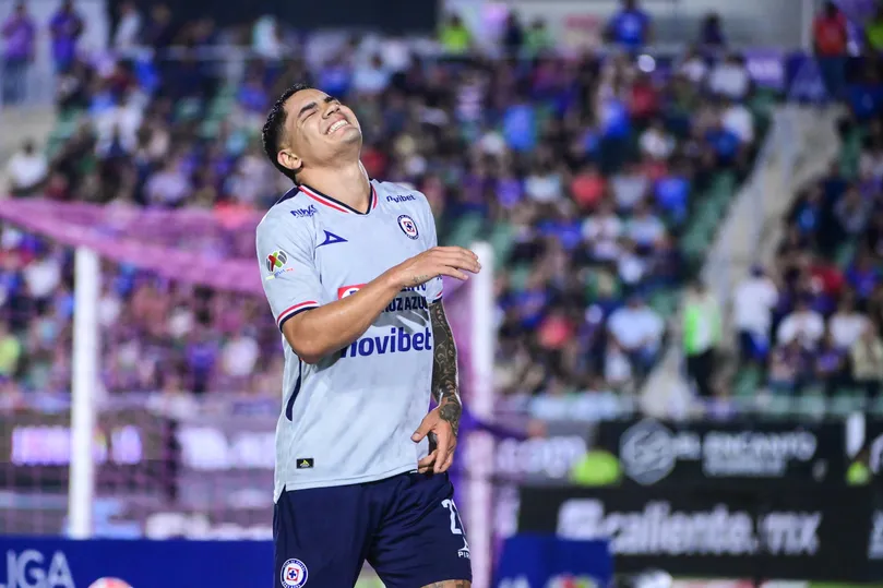 Floja noche del Toro, que de igual forma pudo coronar con gol (IMAGO7).