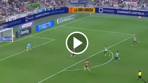 Ángel Sepúlveda quedó retratado después de un fallo clamoroso en el Chivas de Guadalajara vs. Rayados de Monterrey.