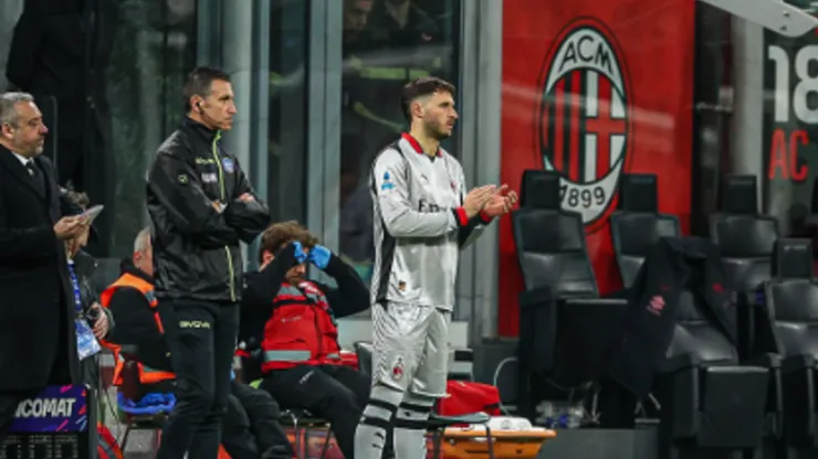 Santiago Giménez volvió a los terrenos de juego en la victoria del AC Milan sobre el Torino en el marco de la jornada 30 de la Serie A.