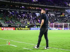 Piden la expulsión de Larcamón por su altercado con Karen Díaz