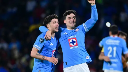 Faravelli exhibió una foto con Rivero.