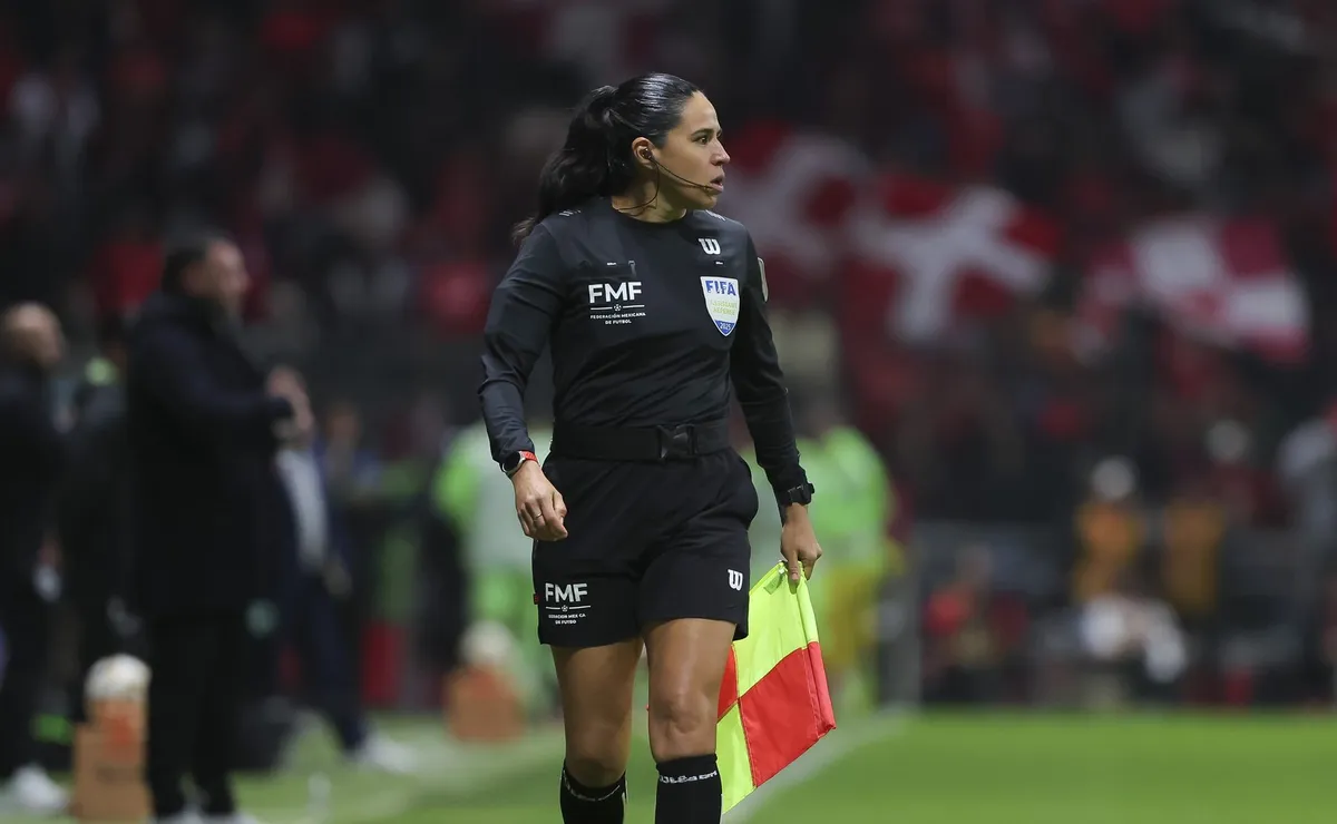 Larcamón & Referee Díaz: Why She Refused His Handshake After Cruz Azul Draw