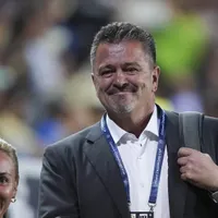 Carlos Hermosillo se despacha como nunca con Cruz Azul