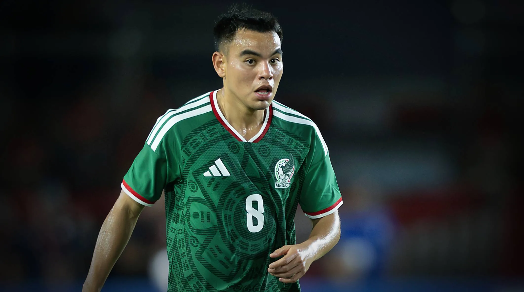 El hombre de Cruz Azul es el dueño del dorsal ‘8’ y le gana una batalla a Fidalgo (Imago7)