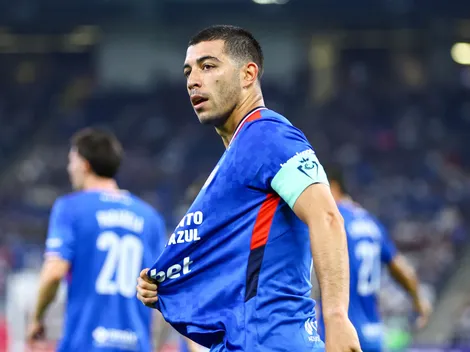 Lira recibe premio de Concacaf antes de los amistosos del Tri