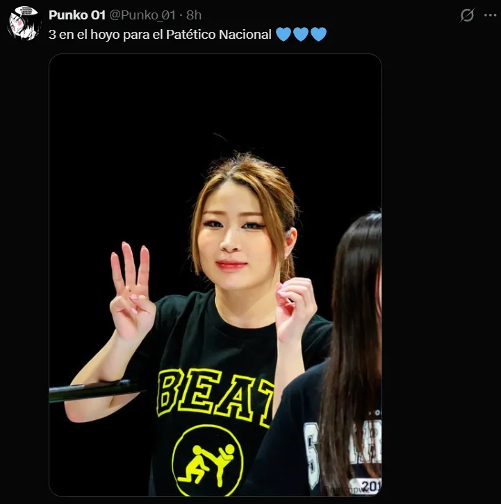 Afición de Cruz Azul carga contra Atlético Nacional y Colombia. (X)