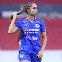 Soñaba con ser maestra, se volcó al futbol y brilla en Cruz Azul femenil