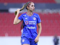Soñaba con ser maestra, se volcó al futbol y brilla en Cruz Azul femenil