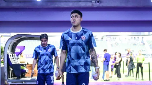 Omar Campos reapareció en redes sociales con una imagen de apoyo a sus compañeros.