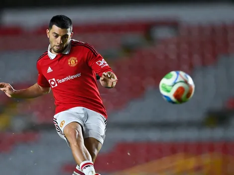 ¿Lira en el United? La imagen con Bruno Fernándes que se hizo viral