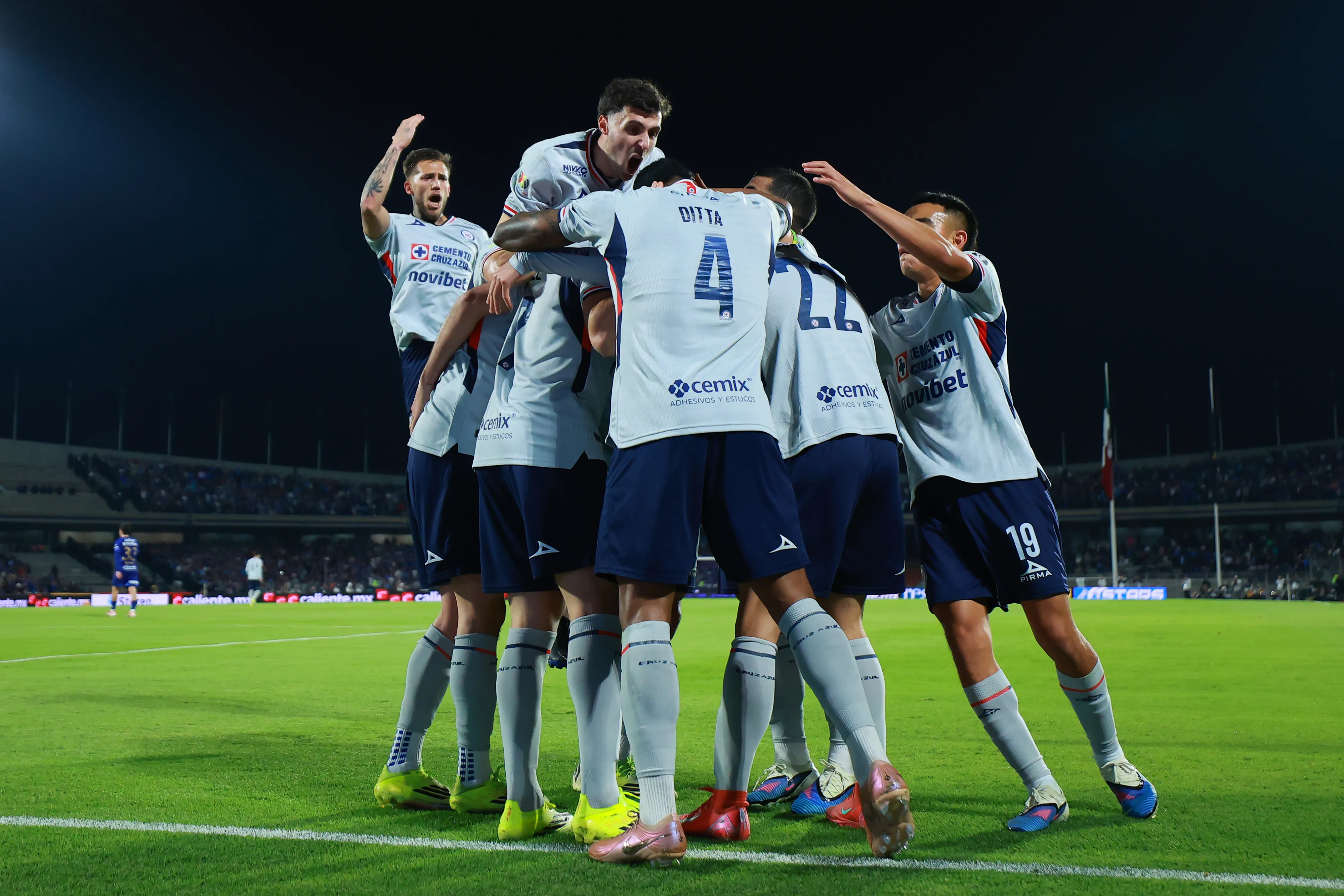 El recorrido kilométrico que tendrá que hacer Cruz Azul en abril (Getty Images)