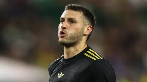 Santiago Giménez bajó de valor, pero es el más caro de México.