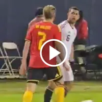 Así reaccionó el vestidor de Cruz Azul al cruce de Lira con De Bruyne